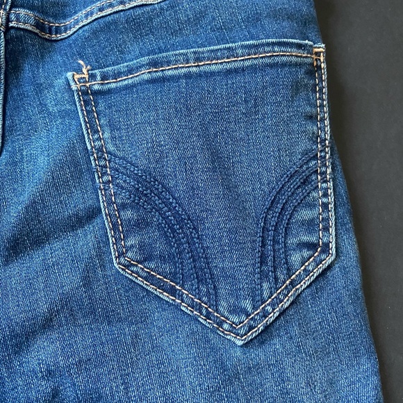 Hollister high rise waist distressed skinny jeans - Picture 3 of 9
